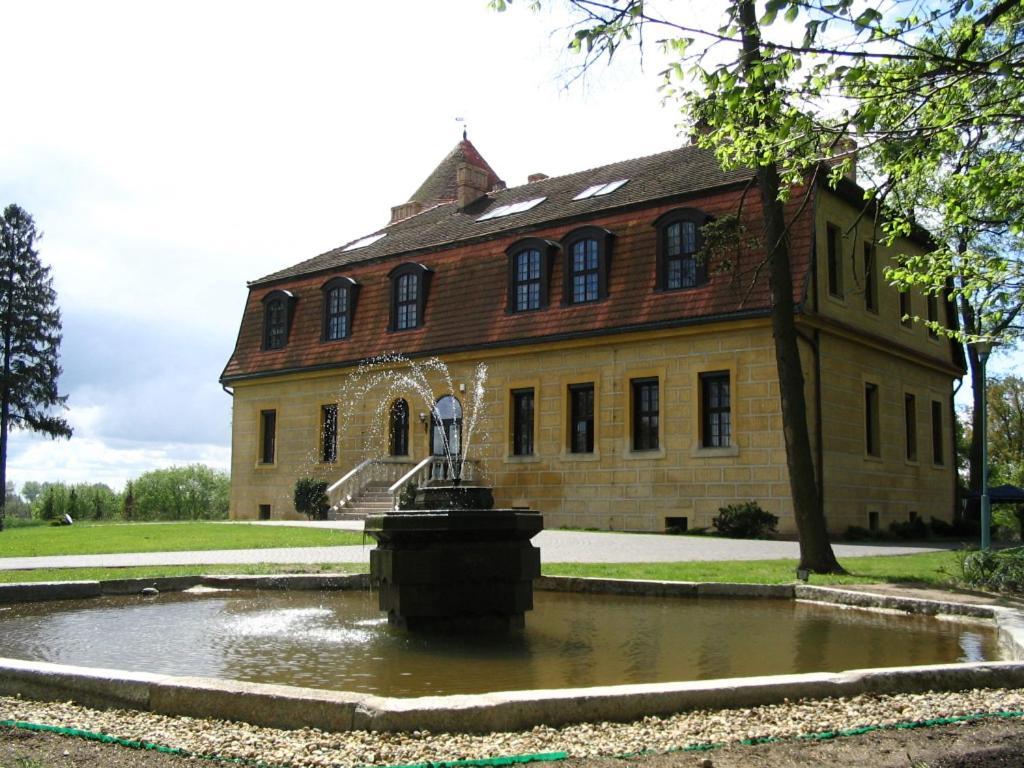 Hotel Zamek Dobra Oleśnica Exterior foto